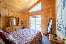 Load image into Gallery viewer, Cabin 9